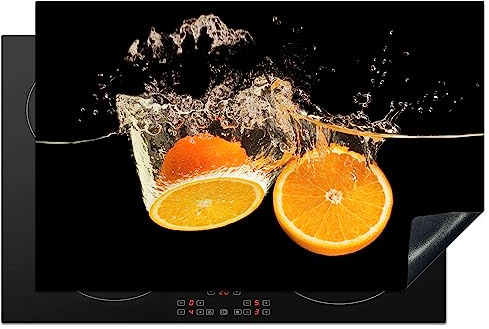 KitchenYeah© Herdabdeckplatte Einteilig Abdeckplatten Cerankochfeld | 80x52 cm - Abdeckung Ceranfeld Herdplattenabdeckung Induktionsmatte Orange - Stilleben - Wasser - Schwarz - Obst