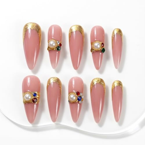 Sun&Beam Nails Handgefertigte Press-On Long Stiletto Nude-Rosa (#103 M) | Nude-Rosa mit goldenen Schmuckakzenten, Perlendetails und Glanzfinish im 10-teiligen Set