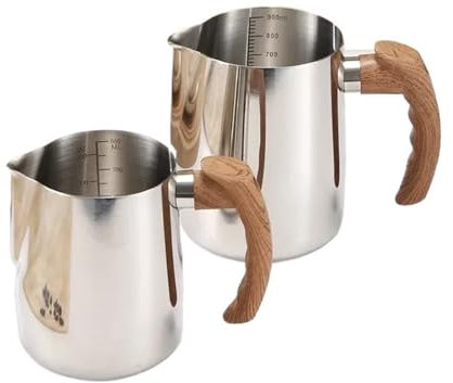 WENYOG Pot à Lait Pichet à Mousse de Lait 600/900ML, avec échelle précise, Manche en Bois, Bec sans Goutte, Tasse à café au Lait en Acier Inoxydable, café(900ML,Steel)