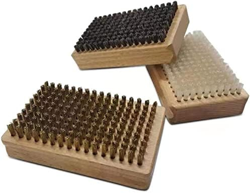 Set di 3 spazzole da sci: 1 spazzola in crine di cavallo, 1 spazzola in nylon, 1 spazzola in ottone. Dimensioni: 10,6 cm, 2,9 cm, 3,5 cm, peso: 5,3 once (confezione da 3).
