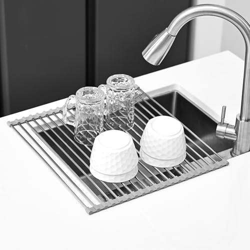 KitchenRaku Escurreplatos Plegable 43 x 40 cm | Escurridor de Platos para Fregadero | Acero Inoxidable 304/Silicona | Rejilla para Escurrir Tazas, Frutas y Verduras, Organizador Cocinero (Gris)