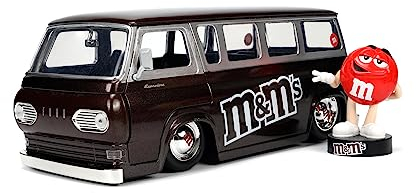 Jada Toys M&Ms Figur Red mit 1965er Ford Econoline - Spielzeug-Set aus Modellauto und roter M&M`s Figur, dekorativer Fanartikel aus Metall für Sammler & Schokoladen-Liebhaber, 18 cm