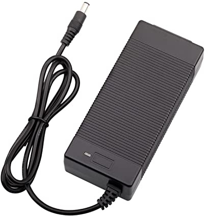 16,8 V 5A Li Ionen Ladegerät 14,4 V 14,8 V Li-Ion Akku Ladegeräte für 4SLithium Batterie Massagepistole Handheld Percussion Haushalts (16,8 V 5A)