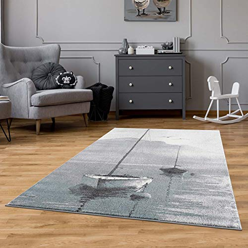 carpet city Teppich Kinderzimmer Grau, Blau - 120x160 cm - Segelboot, maritimes Muster - Kinderzimmerteppiche Jungen und Mädchen - Kurzflorteppich Modern Wohnzimmer