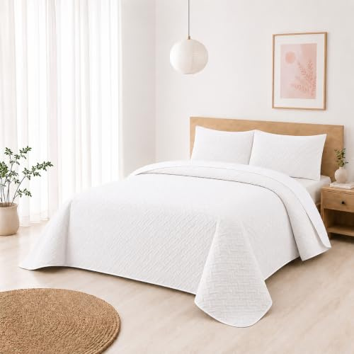 BESCH Colcha Boutis para Primavera y Verano con Relieve Trenzado de Color Blanco + 2 Funda Cojin 50x70 cm - Cubrecama Ligera Fina Entretiempo Extra Suave y Transpirable (Cama 150, 240x260cm)