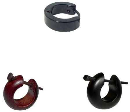 3 pendientes diferentes para hombre, 1 aro de madera color negro, 1 aro de madera color marron y otro diferente