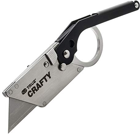 True Utility Crafty - Klappbares Taschenmesser mit 2 Ersatzklingen - Arbeitsmesser - Camping Gadgets | Edelstahl 420, Titanbeschichtung, Schnellwechsel, klappbarer Schutz/Griff, 2 Ersatzklingen