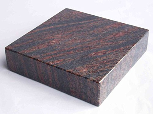designgrab Lampen- und Vasensockel eckig 20x20x5 cm aus Granit Gneis Halmstad für Grabvase oder Grablampe