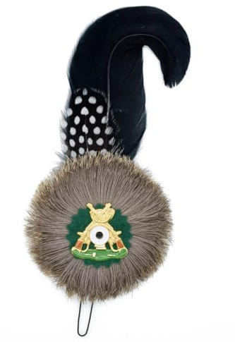 Deitert Schützenfeder - Feder für Schützenhut, Perlhuhnfeder mit schwarzer Feder, traditionelle Hutfeder mit Anstecknadel, Schützenfest Accessoire