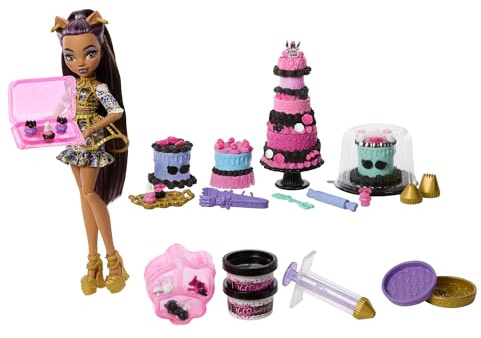 Monster High Cumplespantos Kit de pastelería con muñeca Clawdeen Wolf, conjunto de juego de decoración de pasteles con más de 20 accesorios, como un glaseado espeluznante, una pipeta y más, JBG78