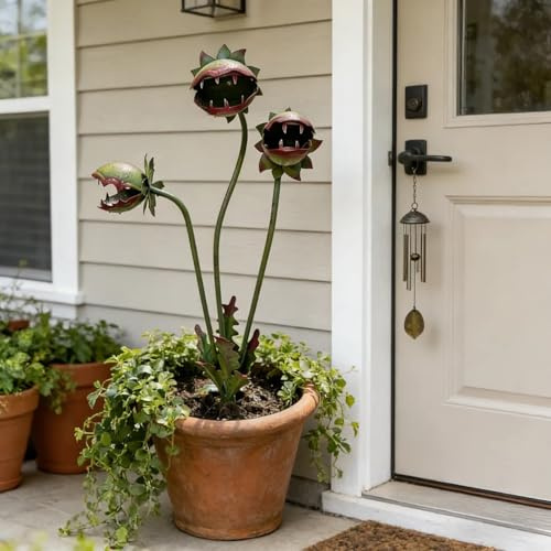 Plante Carnivore Fantaisiste en Métal, Piquet de Jardin Decoratif, Sculpture de Dionée Attrape-mouche à 3 Têtes 64 cm, Décoration de Jardin Durable pour Massifs de Fleurs, Terrasses et Pots (1PCS)