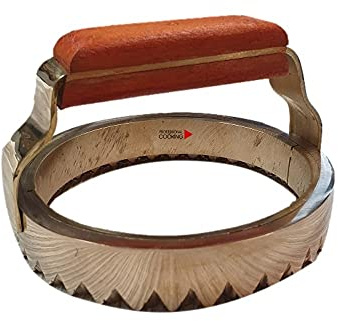 Tagliapasta forma stampo seadas sardo in ottone con manico legno cm.11