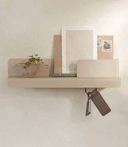 KAZAI. Nyckeltavla 'Holmsen' | Minimalistisk nyckelkroksdesign från Berlin | Modern nyckelhållare med hylla i metall | Nyckelbräda som hallmöbel för väggen | Taupe Sand