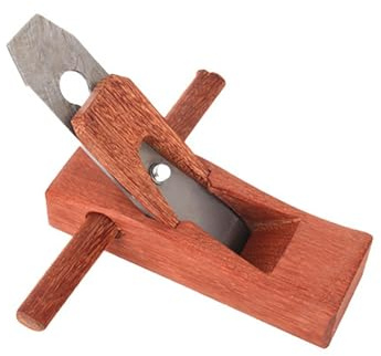 Raboteuse à main en bois - Avion de charpentier - Outil à main - Charpentier en bois - Rabotage du bois - Outil de rabotage du bois