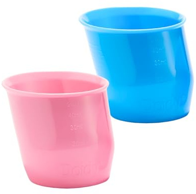 Doidy Lot de 2 mini tasses pour nouveau-né et bébé de 0 mois et plus, verre doseur ouvert, adapté pour l'eau et le lait, gobelet incliné comme alternative au biberon (blanc translucide), rose + bleu