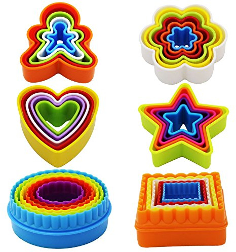 SOOKOO 32 PCS Cookie Cutter Set, Biscuit Cutter Set, Multi-size Sandwich Fondant Cake Fruit Vegetable Shapes Cutter Set (Square, Round, Star, Heart, Flower, Gingersnap)