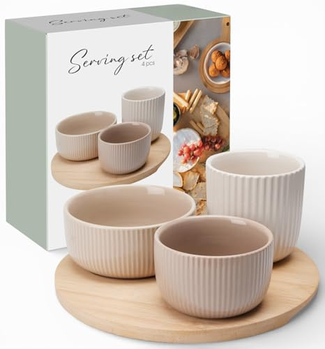 MIJOMA 4-teiliges Servierset – drei Steingutschalen in Warmgrau und Hellbeige – rundes Holztablett mit sanfter Rillenstruktur – für Dip, Snacks und Tapas