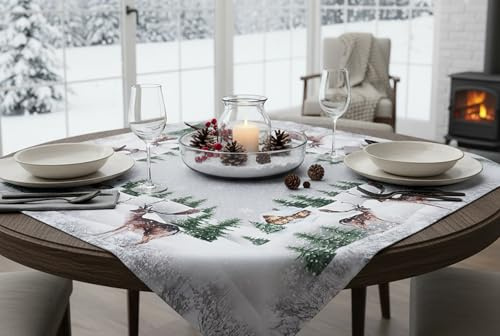 KAMACA Tischdecke Mitteldecke 85x85 cm Winter- & Weihnachts-Tischdecke mit stimmungsvollem Naturmotiv Festliche Tischdeko Küche Esszimmer & Wohnzimmer robust Winter Weihnachten (Hirsche im Wald)