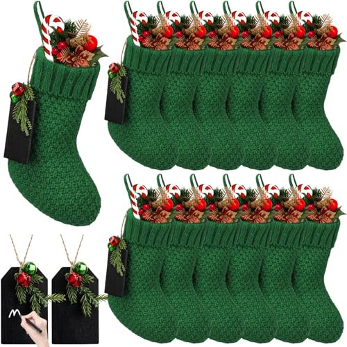 Zubebe Mini-Weihnachtsstrümpfe, gestrickt, rustikal, mit 12 Namensschildern, Familie, Kamin, hängende Strümpfe, Urlaubsdekorationen, Strümpfe, 12 Stück (grün)