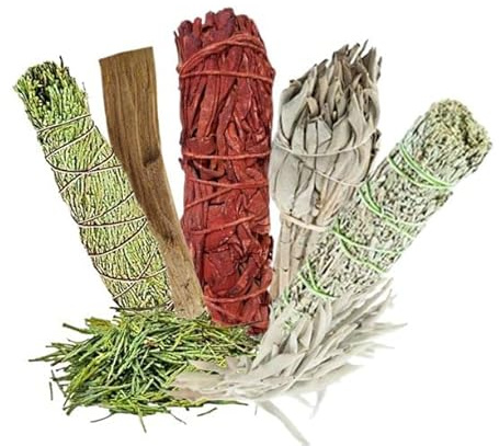 Weißer Salbei zum räuchern 5X Bundles 7-TLG Set mit Drachenblut Beifuß Palo-Santo Zeder Beschreibung Räucheranleitung Booklet Indianisches Räucherwissen Täschchen (Geschenksäckchen) 82830-3