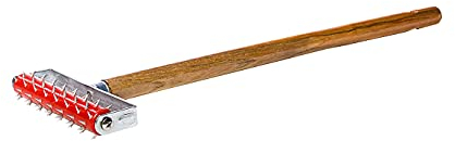 Igelwalze - zum Perforieren von Tapeten - Igelwalze Holzgriff - Stachelwalze - Nagelrolle - Tapetenablöser - Tapetenigel - Stachelrolle