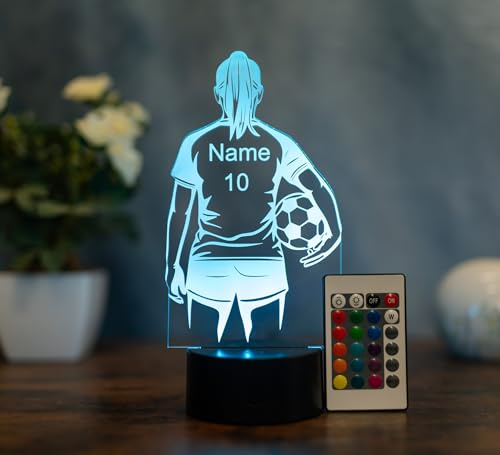 Optechvisual Fußballerin LED Lampe – 3D Nachtlicht mit Farbwechsel & Fernbedienung – LED Tischlampe für Mädchen & Frauen – Fußball Deko Licht – Geschenk für Fußballfans – Acrylglas Made in Germany