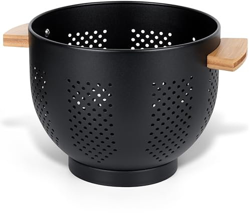 Winter Shore Mattschwarzes Sieb Küche mit Holzgriff - Durchschlag Sieb für Pasta & Obst - Metallsieb Küche zum Gemüse Waschen - Großes Nudelsieb Schwarz mit Griff - Küche Zubehör zum Abtropfen