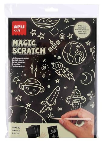 Apli Kids 19629 - Feuilles à gratter Magic Scratch Glow in The Dark, 8 Cartes à gratter Format A4 et 4 Bâtonnets en Bois. Papier à gratter avec Effet Phosphorescent Qui Brille dans Le Noir!