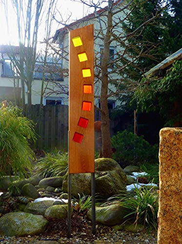Gartenskulptur aus Holz und Glas. Gartendekoration als Unikate handgefertigt und wetterfest