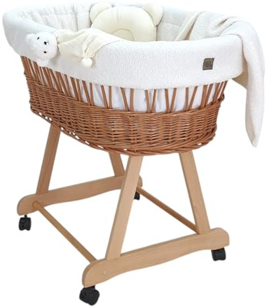 Wiklinopol Stubenwagen Amelia – Handgeflochtener Moseskorb Natur mit Gestell & Matratze – 5-teiliges Teddy-Bettset Ecru – Tragbarer Babykorb mit Rollen – Ideal für Neugeborene