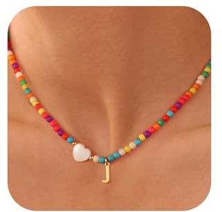 TINGN Bunte Perlenkette Damen mit Buchstaben A-Z Bunte Perlenkette Mädchen Boho Herz Kette Damen Schmuck Teenager Mädchen Geschenke für Frauen Personalisierte Geschenke