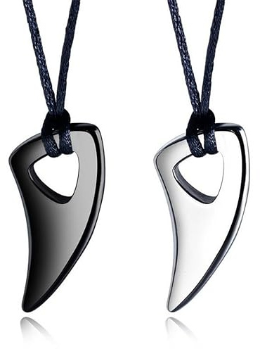 Edelstahl Wolfszahne Anhänger mit einstellbar 2 Stück Edelstahl Anhänger Halskette für Herren Lederkette Set Cool Halskette Kette Speer Wolf Zähne Anhänger verstellbare Ketten für Frauen Männer
