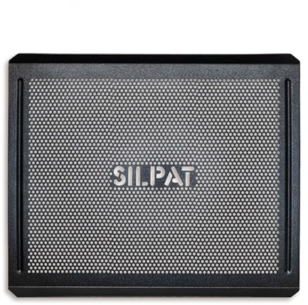 Silpat Plaque Pâtissière Perforée 42 x 34,5 cm – Viennoiserie, Tarte, Biscuit, Pizza Maison - Cuisson Homogène, Résultat Croustillant – Tapis Patisserie Cuisine Qualité Professionnelle
