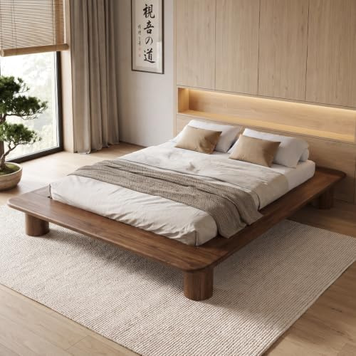 skølm Vestri Futonbett 140x200 cm, Eiche massiv, Walnussoptik, 25 cm hoch | Massivholzbett, Doppelbett, niedriger Bettrahmen, modernes Bettgestell ohne Lattenrost, elegantes Holzbett im Skandi-Stil