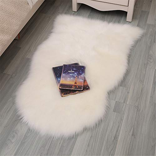 Faux Lammfell Schaffell Teppich Lammfellimitat Teppich Longhair Fell Optik Nachahmung Wolle Bettvorleger Wohnzimmer Schlafzimmer Sofa Matte (Weiß,60 * 90cm)