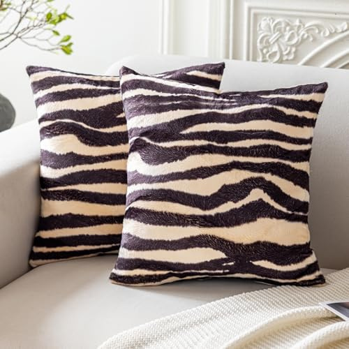Carrie Home Lot de 2 Housses de Coussin décoratives Modernes en Velours Doux pour Chambre à Coucher, canapé, Sofa, Style Rustique, imprimé zèbre, 45,7 x 45,7 cm (Coussin Non Inclus)