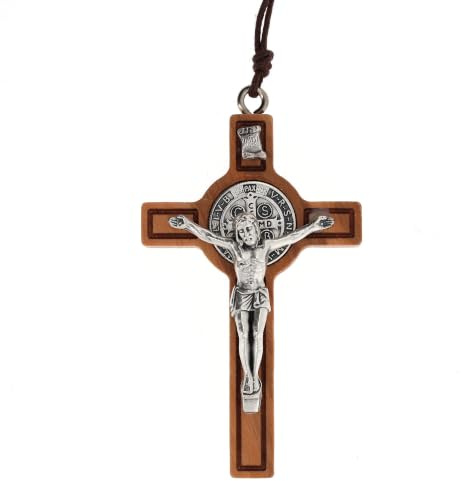 SHALOM - Pendentif croix de Saint Benoît en bois d'olivier 7,5 cm