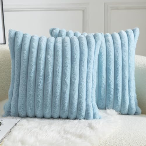 Mandioo Lot de 2 Housse de Coussin Rayures Fausse Fourrure Doux Confortable Taie d'oreiller Decoration Maison Salon Chambre pour Canapé 45X45 CM Bleu Clair