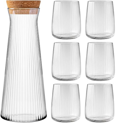 KONZEPT Wasserkaraffe mit 6 Geriffelten Gläsern – Glaskaraffe 1 L & Trinkgläser Set 320 ml – Elegantes & Spülmaschinenfestes Design – Langlebig, Stilvoll, für Zuhause oder Café