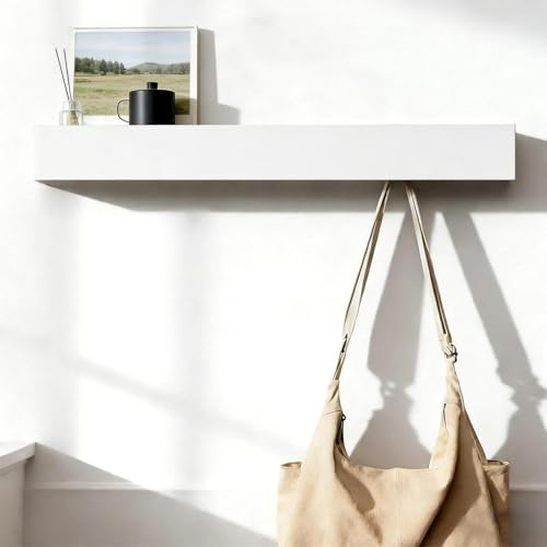 ATTEEFI Appendiabiti da Parete da 60 cm con Ripiano e 7 Ganci Nascosti, Appendi Abiti per Muro in Metallo e Legno, Attaccapanni a Muro per Corridoio, Camera da Letto, Soggiorno, Bianco