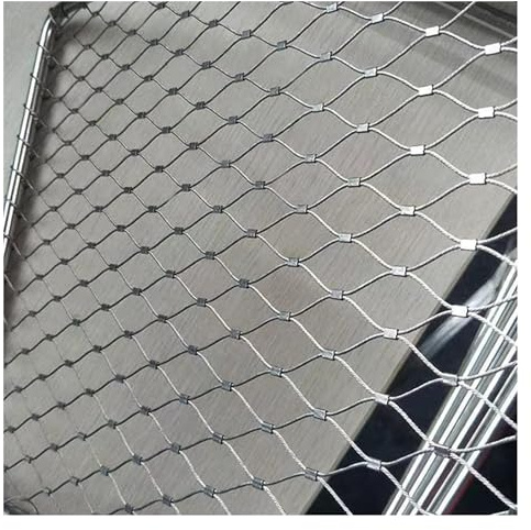 304 Stainless Steel Wire Mesh 5cm/2mm Safety Net Anti-Fall Protection Netting Garden Fence Expandable Railing Infill Grid (1.2x2m) - & Versatile