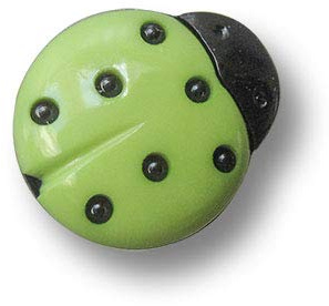 8er Set zuckersüße Kinderknöpfe aus Kunststoff: Grüner Marienkäfer. Ø: ca. 12x14mm.