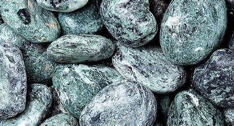 WUEFFE Ciottoli di Marmo Verde Alpi - Sacchi da 25 kg - Sassi Verdi Pietre Giardino (40/60 mm., 4 Sacchi da kg.25)