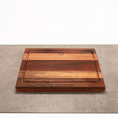 Palatina Werkstatt ® | fast, handgjord köksbräda / skärbräda med saftspår | 40x30 cm | tillverkad för hand av gammalt fat trä (ek) | robust, hög kvalitet och skonsam mot bladet