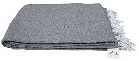 Open Road Goods Handgefertigte einfarbige Yoga-Decke, Dicke mexikanische Decke oder Überwurf, hergestellt für Yoga. (Graue Decke)