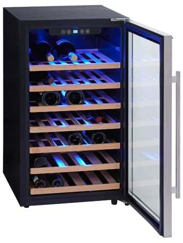 PKM Weinkühlschrank Vinothek WKS52A/ 5-18 °C/ 7 Holzeinschübe/ 120L Nutzinhalt/Platz für 52 Flaschen Wein/Soft-Touch Bedienfeld/LED-Beleuchtung/42 dB/ 84x50cm/ schwarz