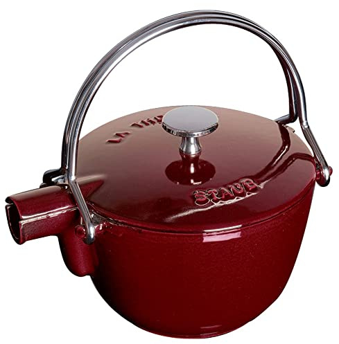 Staub Runder Teekessel aus Gusseisen, 1 qt – Grenadine, hergestellt in Frankreich