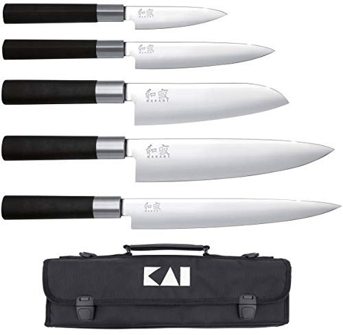 KAI Wasabi Black Messertasche bestückt - Allzweckmesser 10 cm, Allzweckmesser 15 cm, Santoku 16,5 cm, Kochmesser 20 cm, Schinkenmesser 23 cm - rostfreier 6A/1K6 Edelstahl poliert 58 (±1) HRC