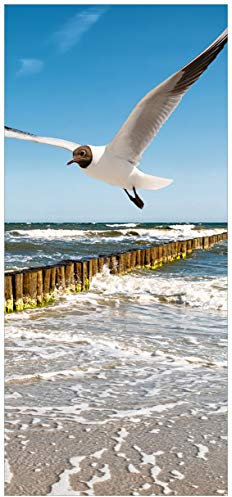 Wallario Selbstklebende Türtapete Fliegende Möwe am Strand - Türposter 93 x 205 cm Abwischbar, rückstandsfrei zu entfernen