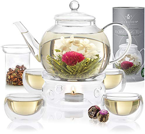 Teabloom Vollständiges Blütentee-Set - Borosilikatglas Teekanne - 12 blühende Tees - Teekannenwärmer - 4 Doppelwandige Gläser